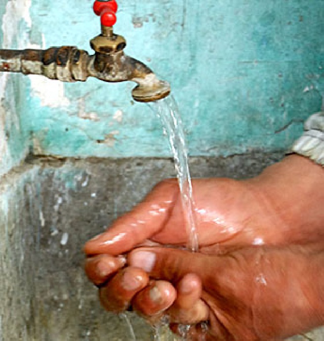 Análisis físico - químico del agua en escuelas y hospitales públicos